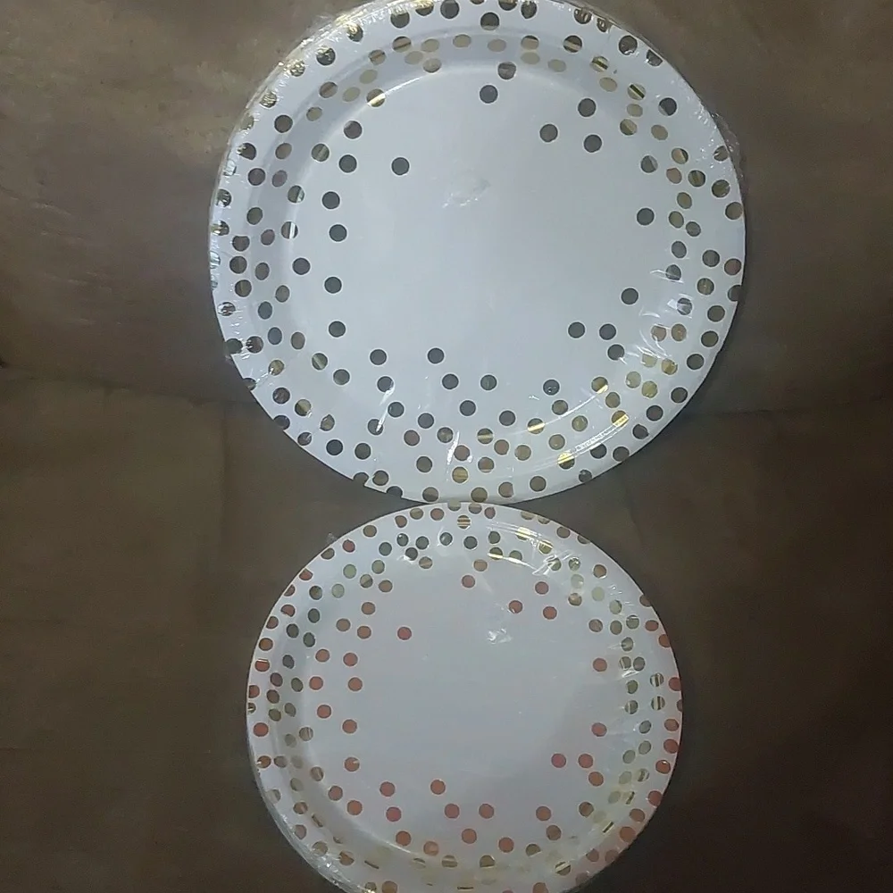 🎉 Elegant Gold Polka Dot Disposable Plates